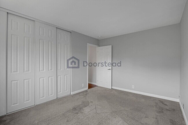 Building Photo - 1492 Via Cancion