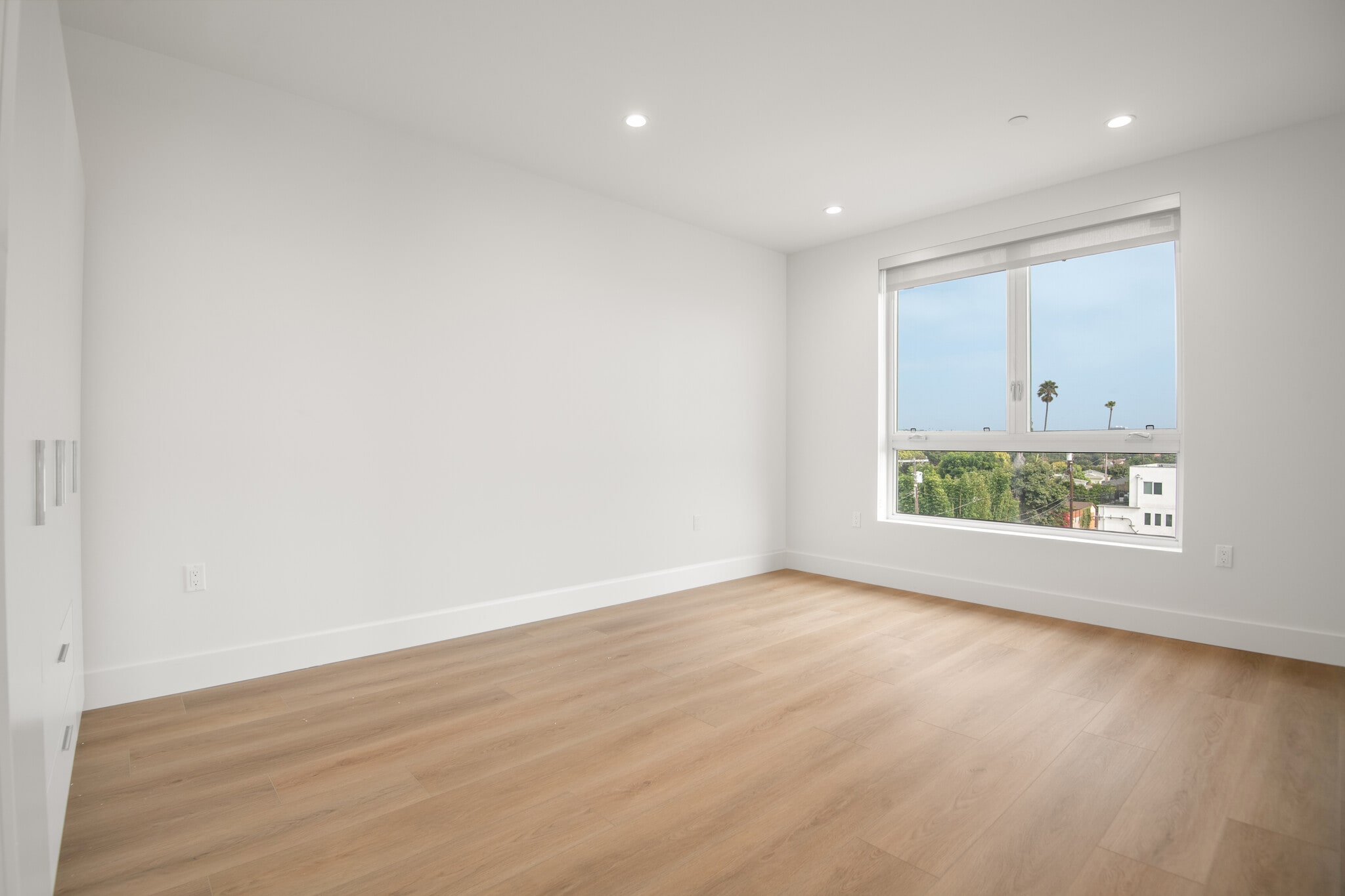 Building Photo - 4418 S Slauson Ave