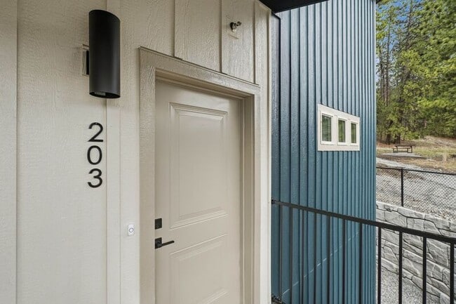 Building Photo - 1816 N 15th St