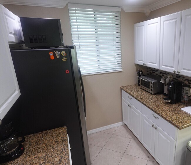 Building Photo - 4381 Trevi Ct