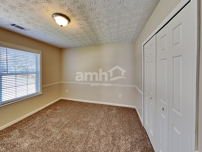 Building Photo - 5390 Spotted Fawn Ct