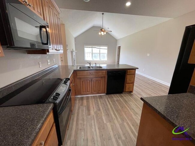 Building Photo - 114 Cedarland Dr