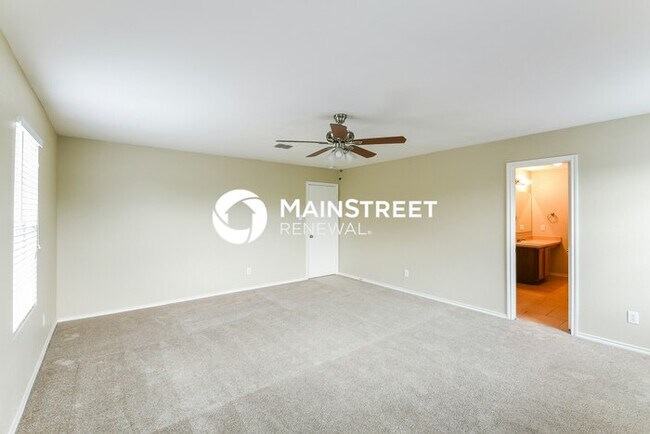 Building Photo - 5 Bedroom Pet-Friendly Home in San Antonio...