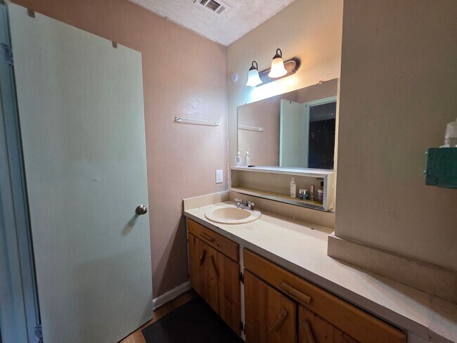 Building Photo - 2721 N M St