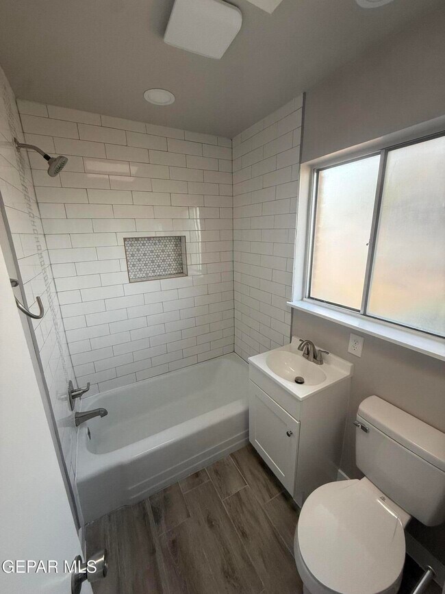 Building Photo - 5704 Sage Ct