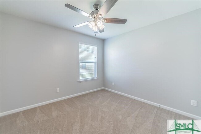 Building Photo - 595 Hogan Dr