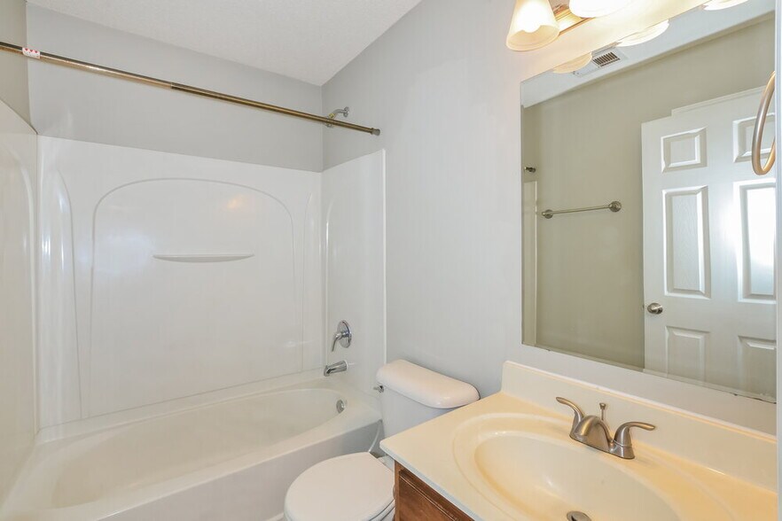 Building Photo - 7158 Crape Myrtle Dr