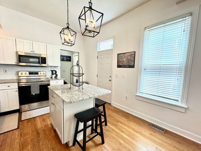 Building Photo - Charming 3 Bed/2 Full Bath in Columbia Tus...