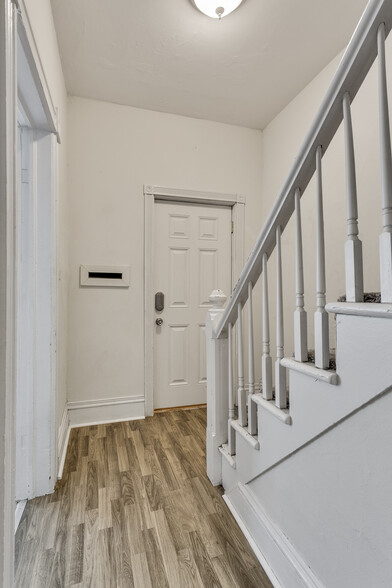 Building Photo - 362 Goodrich Ave