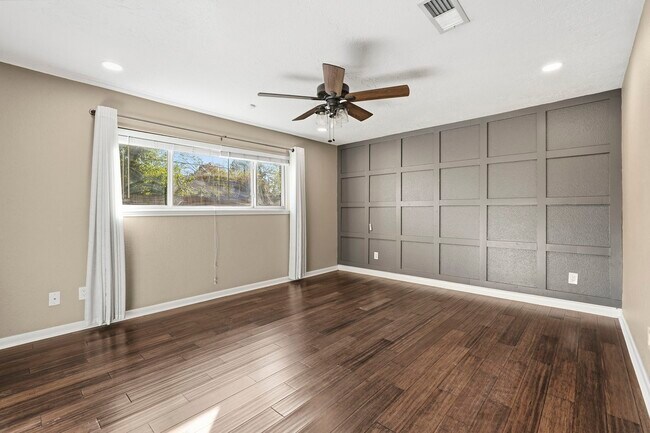 Building Photo - 6231 Autumn Forest Dr