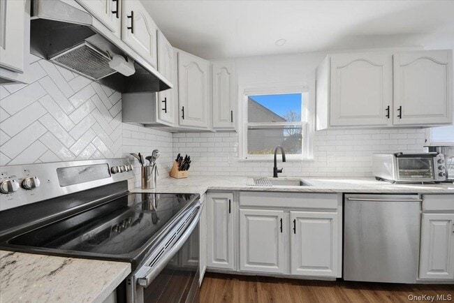 Building Photo - 180 Heritage Hills