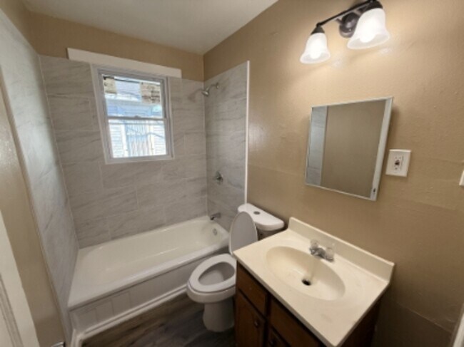 Building Photo - 1565 Harrison St