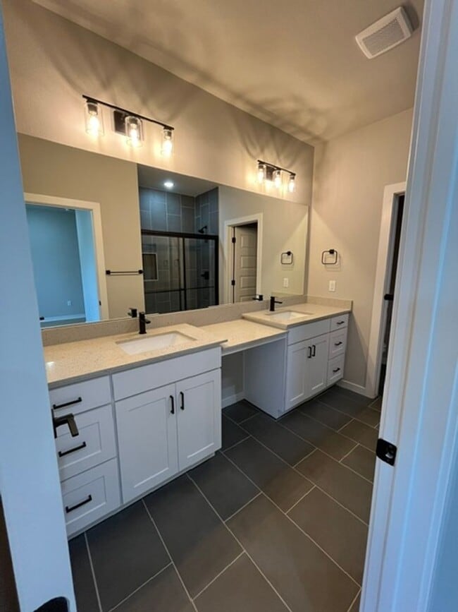 Building Photo - Great 4 bedroom New Construction!