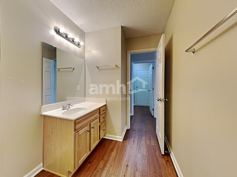 Building Photo - 156 Wildberry Ln