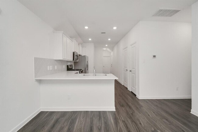 Building Photo - 11807 Kinlough Dr