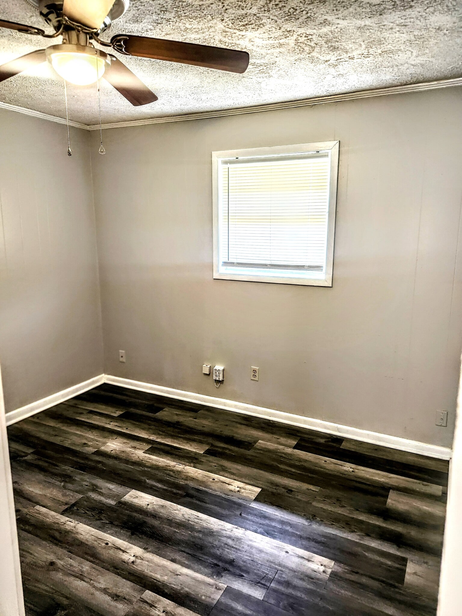 Master bedroom - 5409 Hilltop Ave