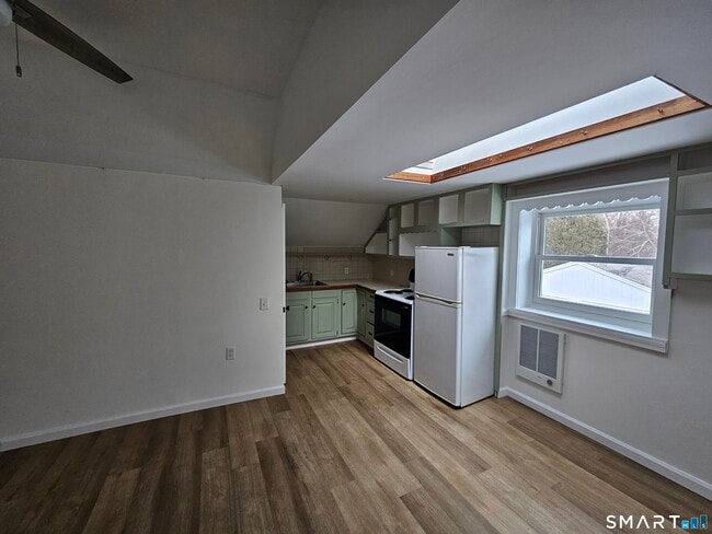 Building Photo - 27 Liberty St