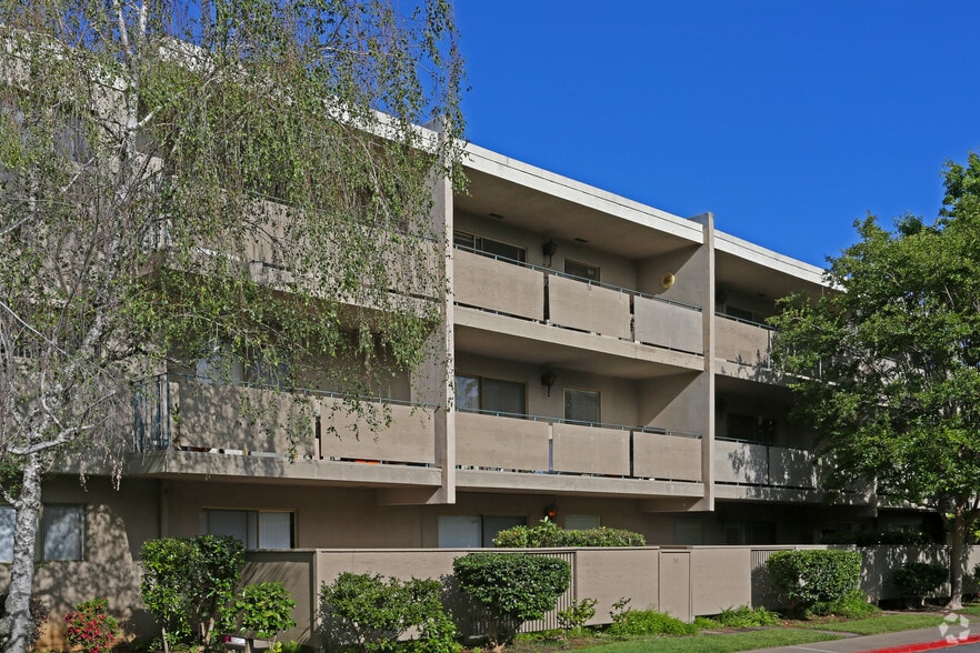 Mallard Creek Apartments 2724 Elvyra Way Sacramento CA 95821