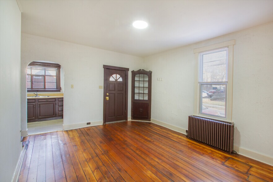 Building Photo - 331 Franklin Ave