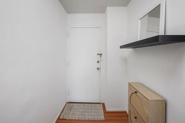 Building Photo - 1330 New Hampshire Ave NW