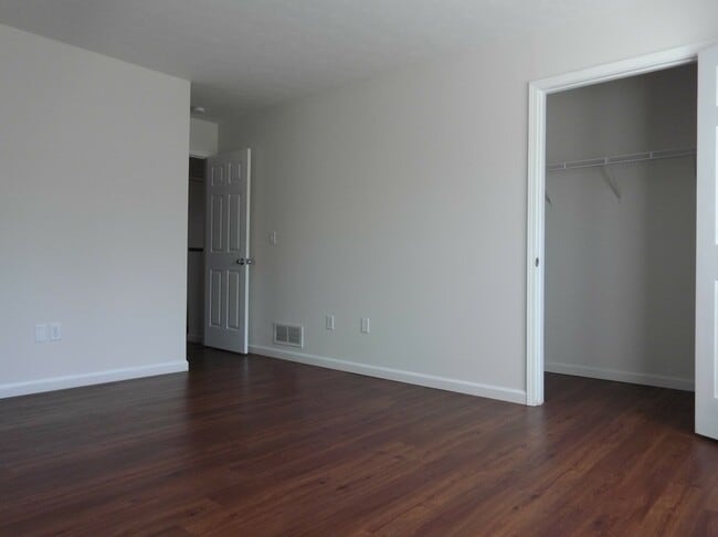 Building Photo - 1712 Athens Dr