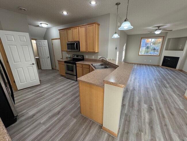 Building Photo - 3443 Cherry Ln