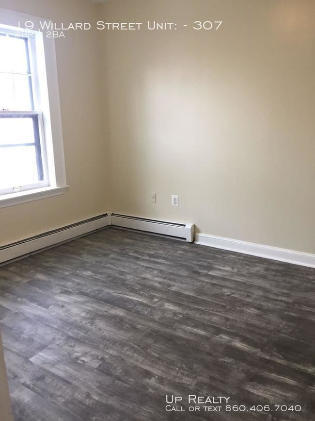 Building Photo - 19 Willard St