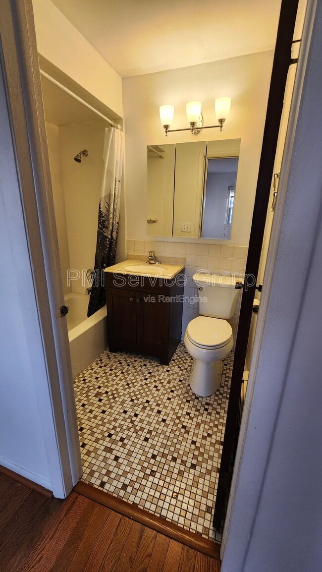 Building Photo - 2331 Ogden Ave