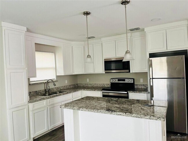 Building Photo - 13 Alta Vista Dr