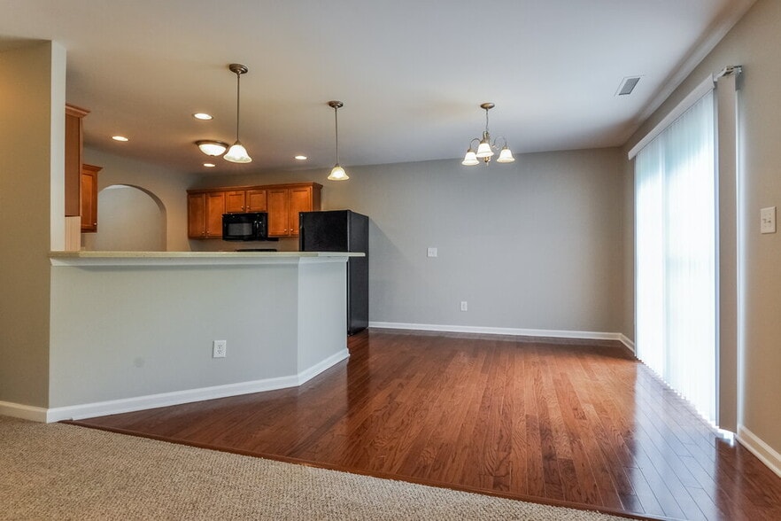 Building Photo - 1452 Cairo Way