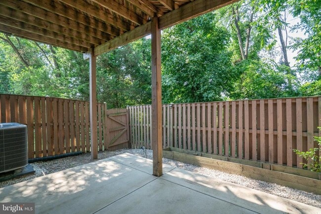 Building Photo - 955 Herons Run Ln