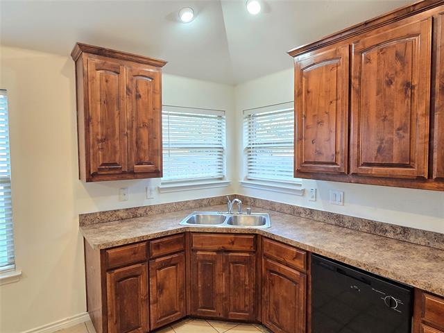 Building Photo - 124 Bridlewood St