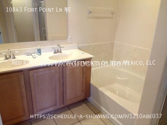 Building Photo - 10843 Fort Point Ln NE