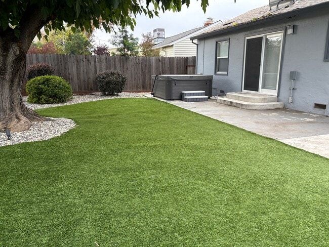 Building Photo - *Charming 3-Bedroom Home for Rent in East Sacramento!*