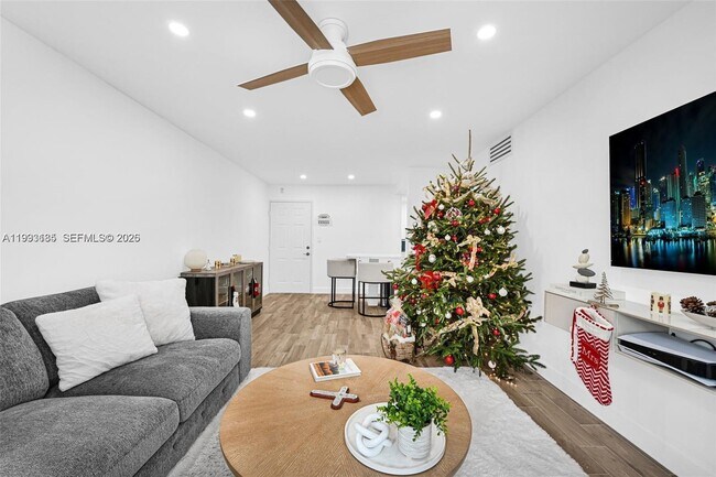 Building Photo - 8609 SW 68th Ct