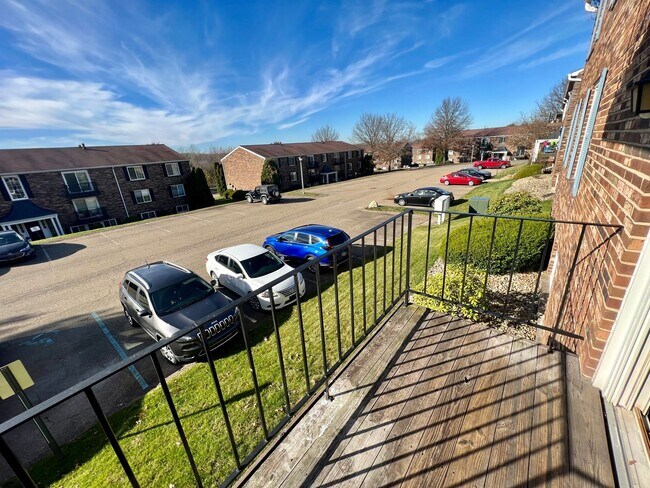 Building Photo - Stunning Condo Unit - 2 Bedroom with Balcony - Hopewell Township