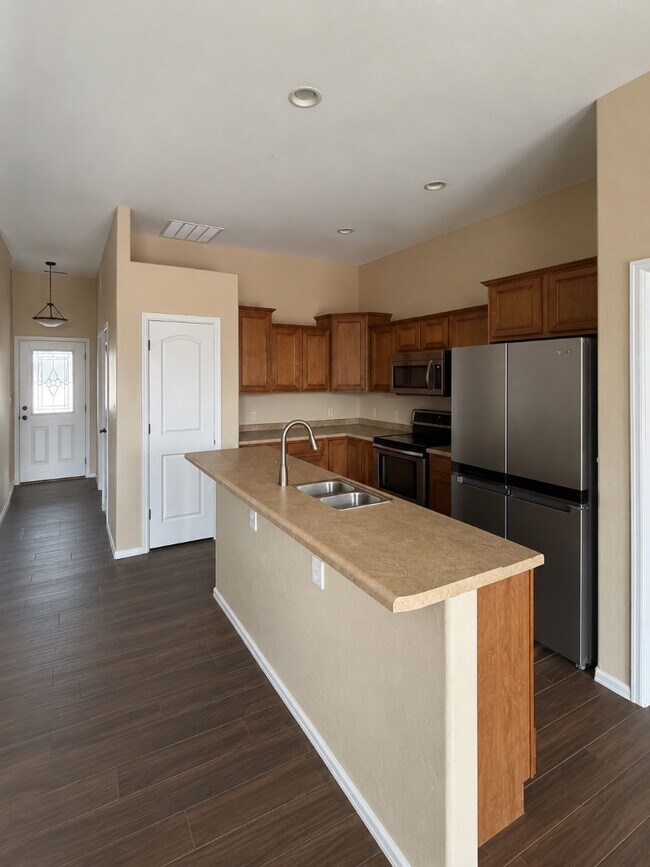 Building Photo - 450 Juniper St
