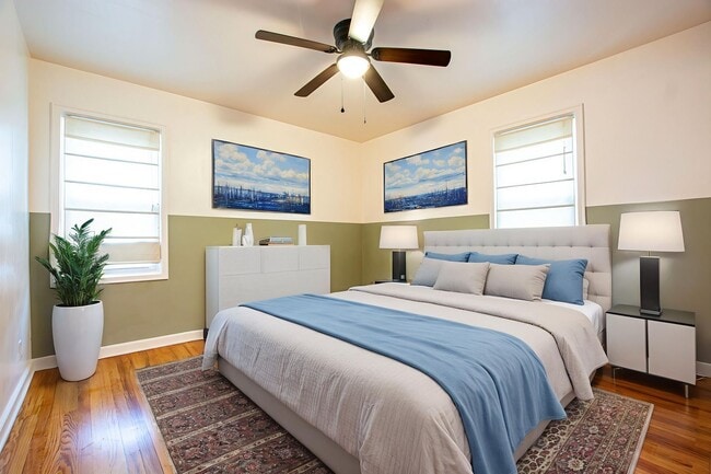 Building Photo - Adorable 2 Bedroom / 2 Bath Home in Aksarben with Washer/Dryer and Fenced Backyard!