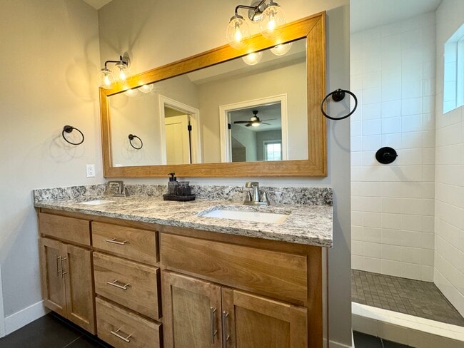 Building Photo - 717 Corbin Terrace