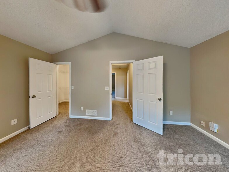Building Photo - 5219 Glendora Ct