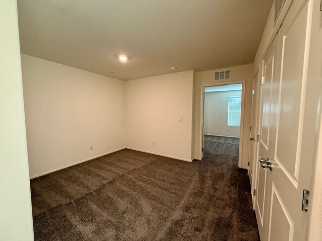 Building Photo - BRAND NEW 3 BED 2.5 BATH 2 CAR GARAGE TOWNHOUSE W/ LOFT FOR RENT!!!