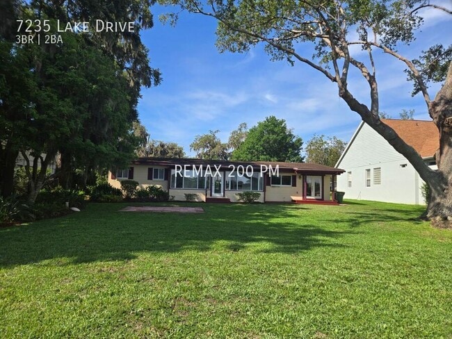 Building Photo - 7235 Lake Dr