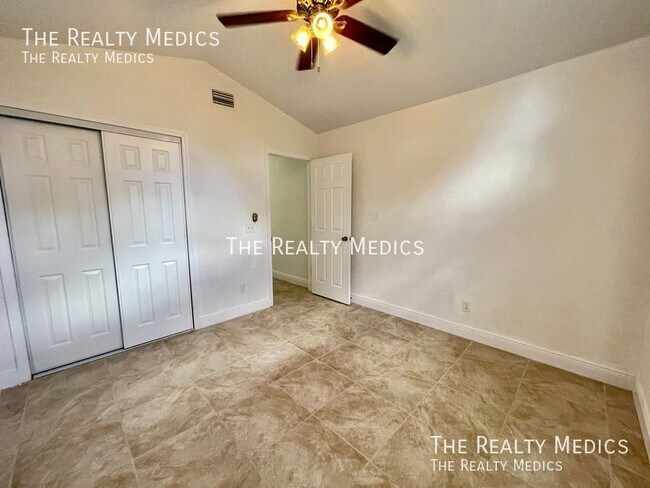 Building Photo - 7733 Fox Knoll Pl