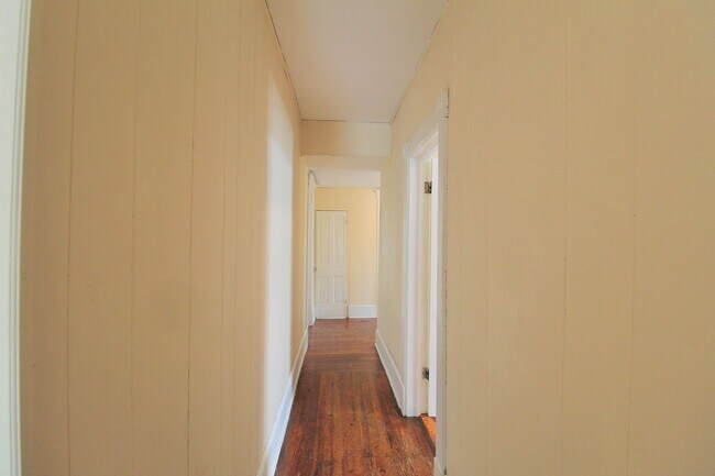 Building Photo - 609 Collicello St