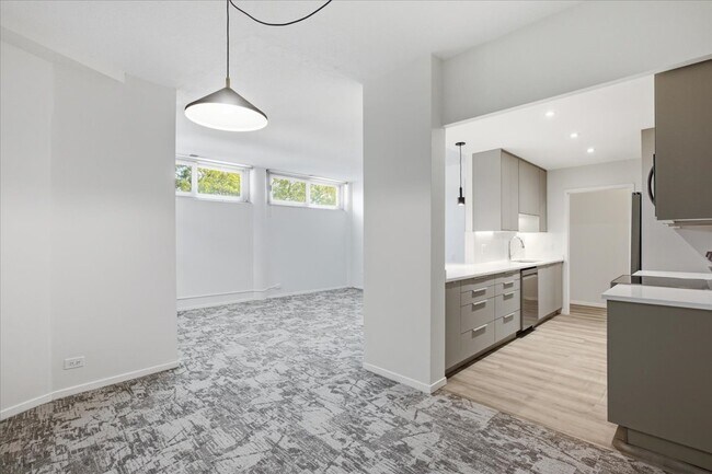 Building Photo - 4170 N Marine Dr
