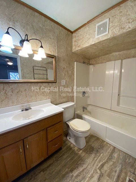 Building Photo - 2349 Clark Ave