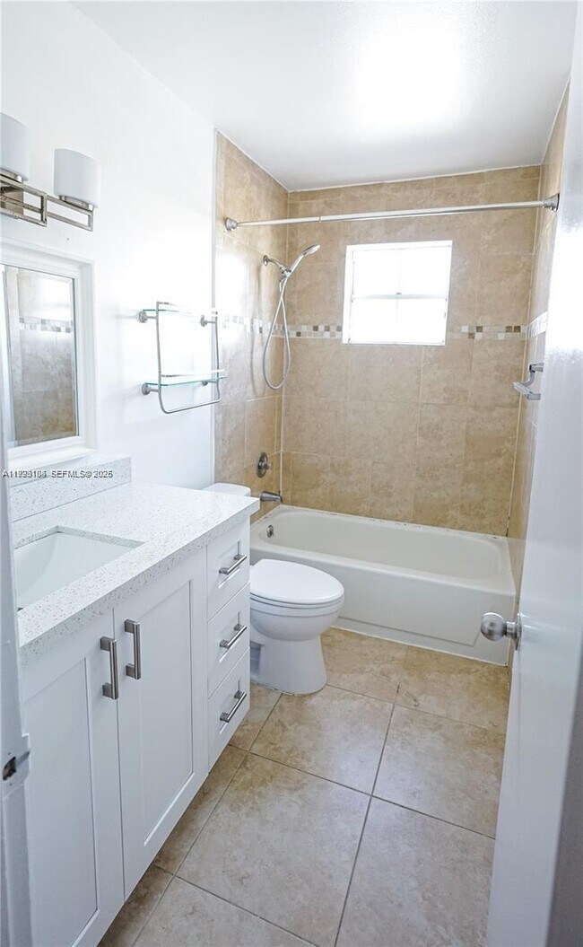 Building Photo - 465 SW 86th Ave