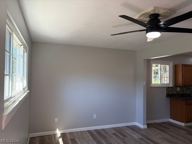 Building Photo - 4837 Willowbrook Dr