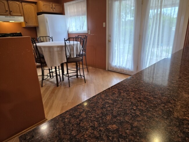 Building Photo - 904 Avenida Del Sumbre