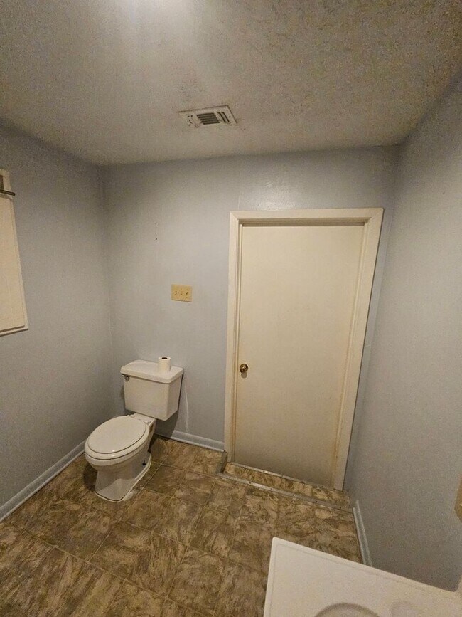 Building Photo - 110 Kimberly Dr